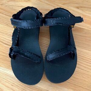 Teva Women's Midform Universal Sandals!